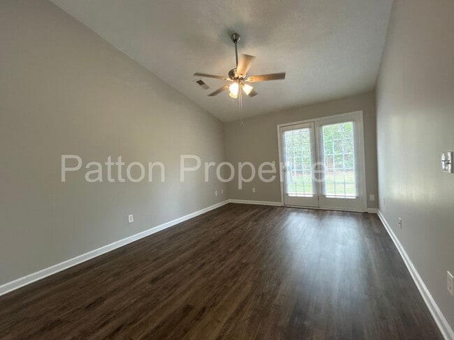 Building Photo - 1839 Horseshoe Dr