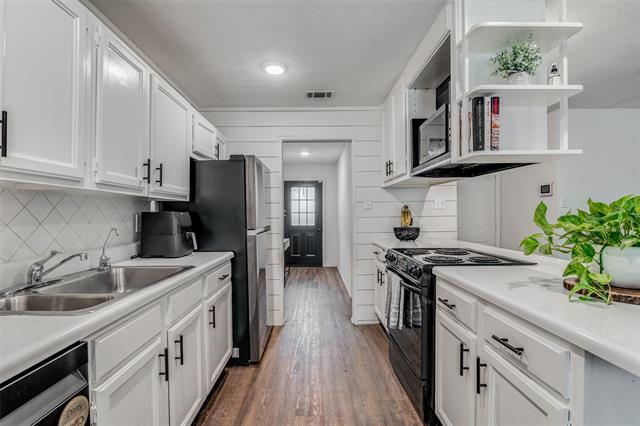 Building Photo - 6022 Highcrest Dr