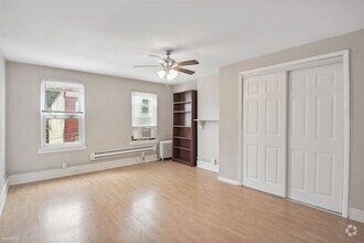 Building Photo - 1 br, 1 bath Triplex - 1707 N Gratz ST Unit C