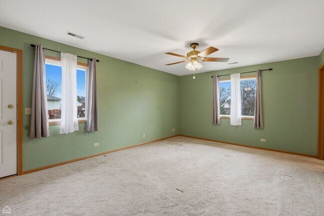 Building Photo - 490 Westwood Ct