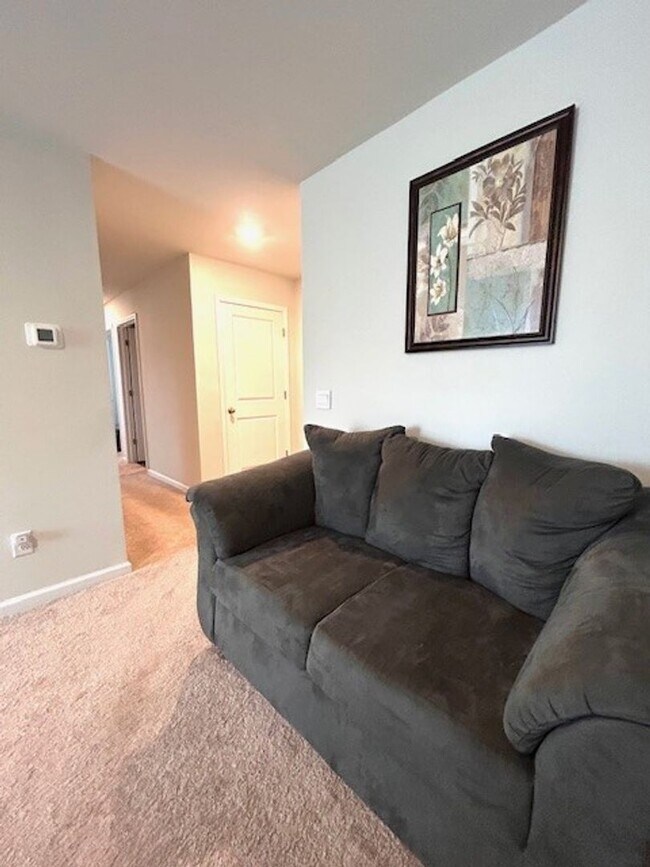 Building Photo - Spacious 5BR/3BA Home in Ladson, SC - Moth...