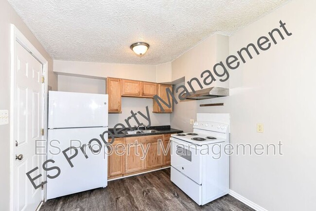 Building Photo - 1631 Elmhurst Dr