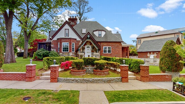 Building Photo - 18284 Radnor Rd