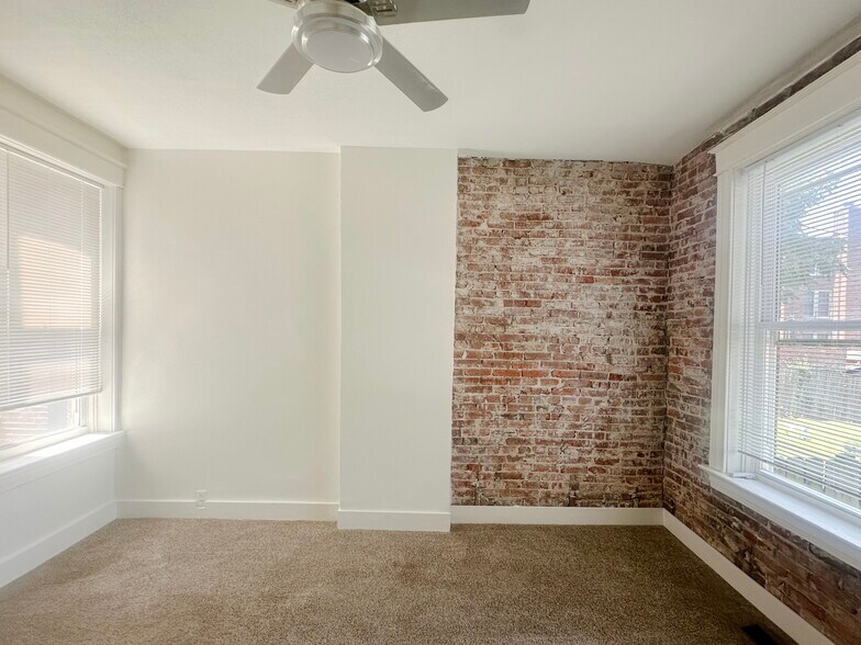 Building Photo - 4167 Botanical Ave