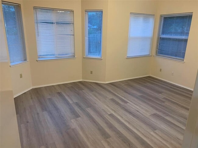 Building Photo - 10911 Grassmere Ct