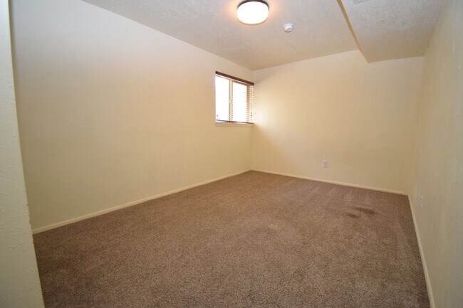Building Photo - 4279-4279 S 1350 E
