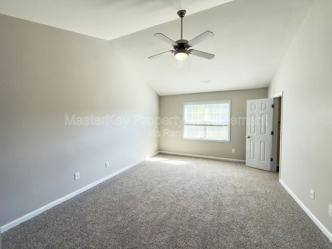 Building Photo - 2916 Hayward Ct