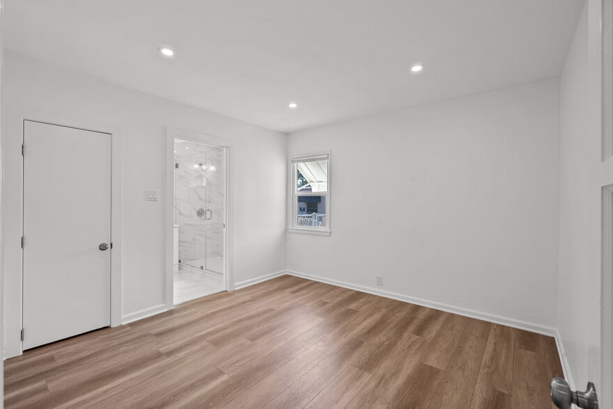 Master Bedroom - 3820 Orangedale Ave