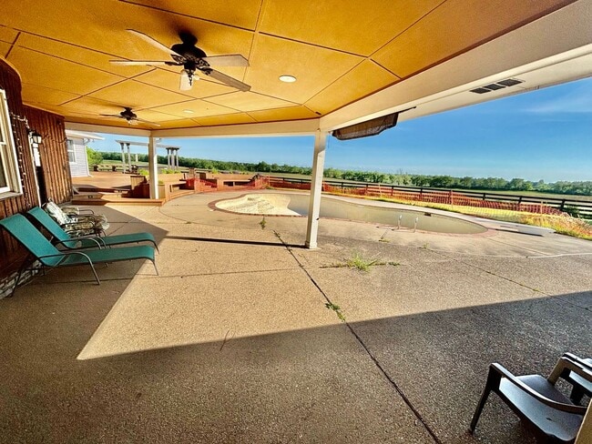 Building Photo - Escape to Luxury: Your Private Oasis on a ...