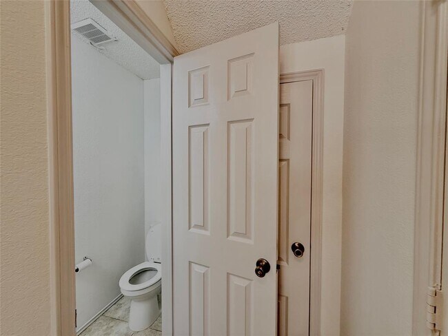 Building Photo - 1407 Deer Ledge Trail