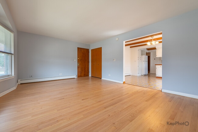 Building Photo - 8417 W Berwyn Ave