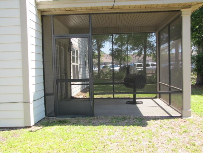 Building Photo - 411 Serene Ct