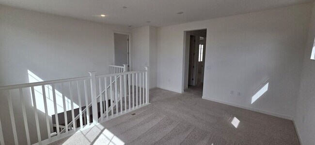 Building Photo - Welcome to your dream home in Lathrop! Thi...