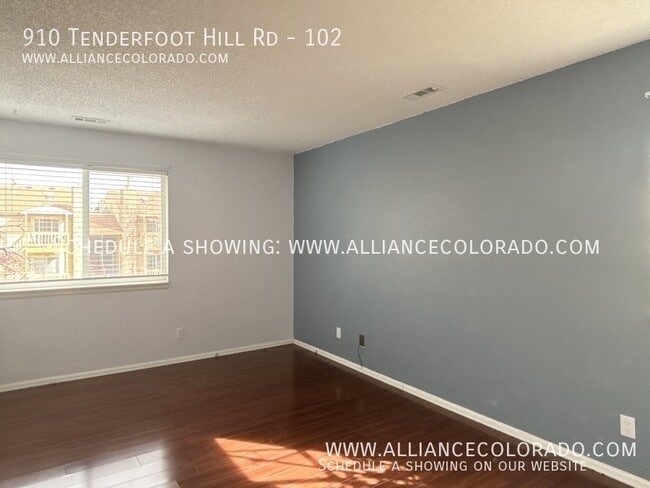 Building Photo - 910 Tenderfoot Hill Rd