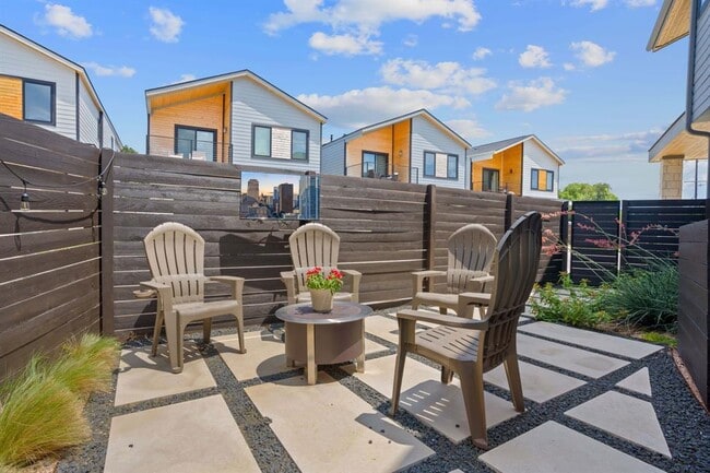 Building Photo - 5806 Sutherlin Rd