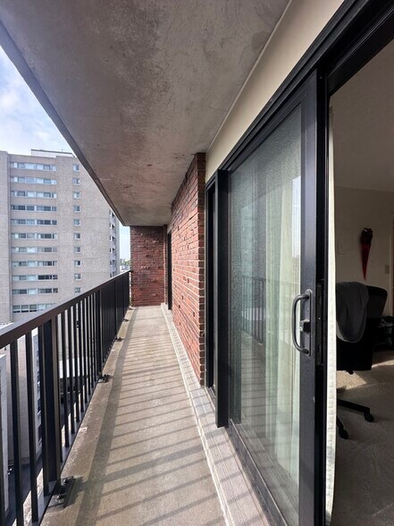 Building Photo - 41 Marion St