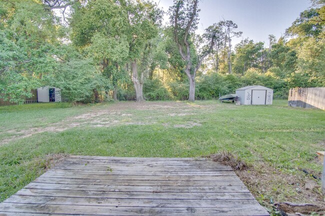 Building Photo - Completely updated 2 bedroom town home Loc...
