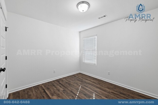 Building Photo - 1107 SW 3rd Ave