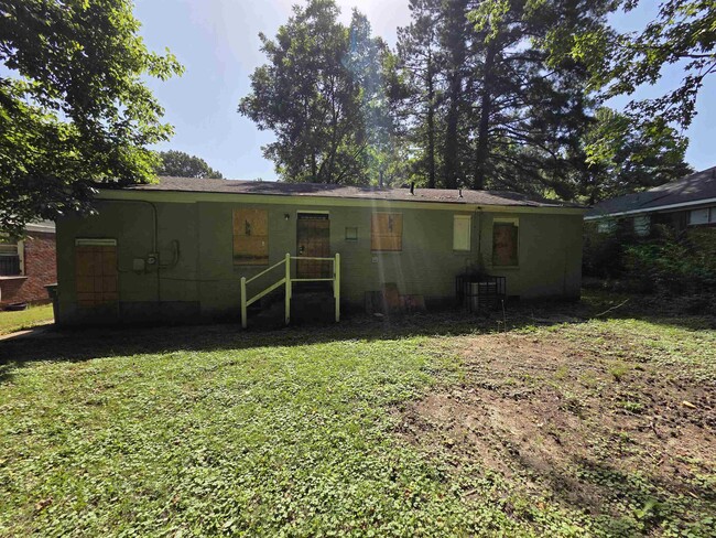 Building Photo - 3545 Debby Dr
