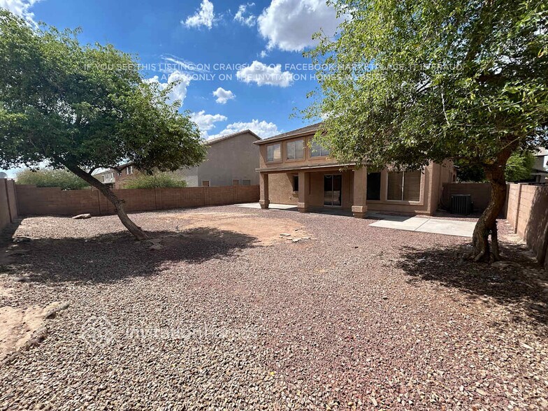 Building Photo - 3115 W Pleasant Ln
