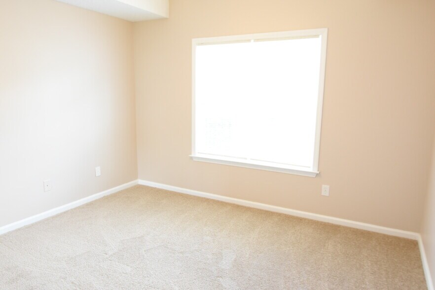 Building Photo - 4610 McClelland Dr