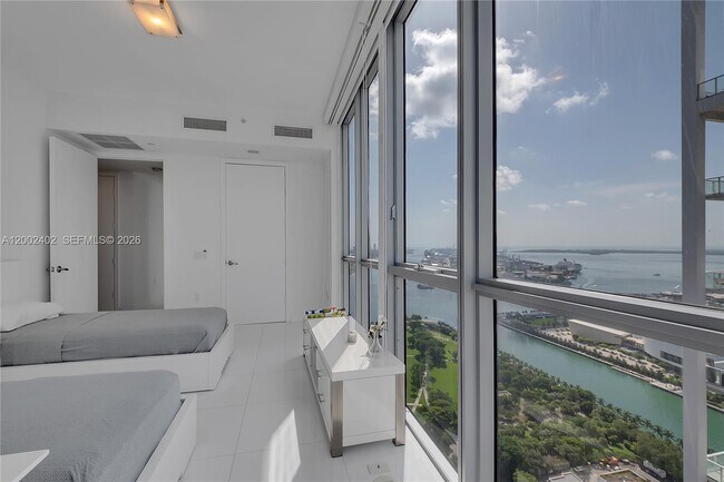 Building Photo - 1100 Biscayne Blvd