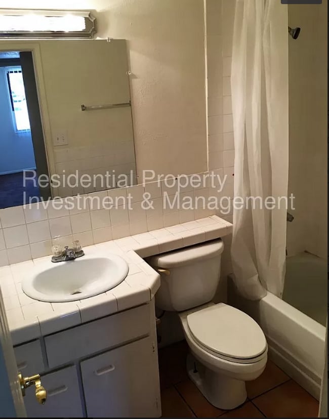 Building Photo - MOVE IN READY!!RENT TO OWN!!! 4 BED 3 BATH...