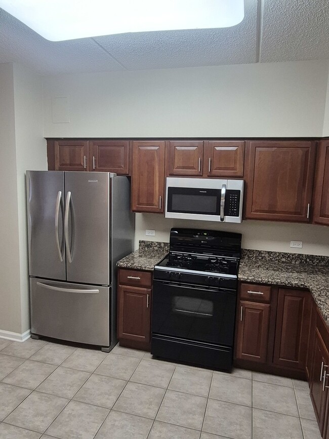 Building Photo - 1479 N Milwaukee Ave