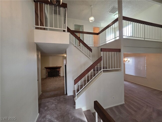 Building Photo - 321 S Bent Creek Dr