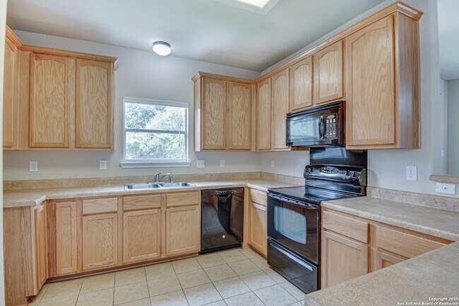 Building Photo - 2637 Gallant Fox Dr
