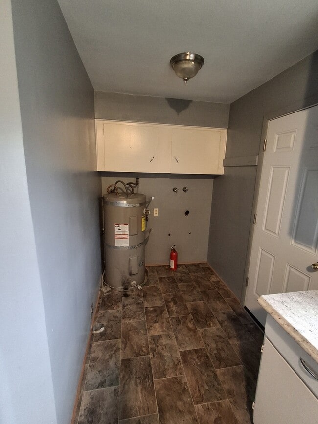 Building Photo - 309 Marie St