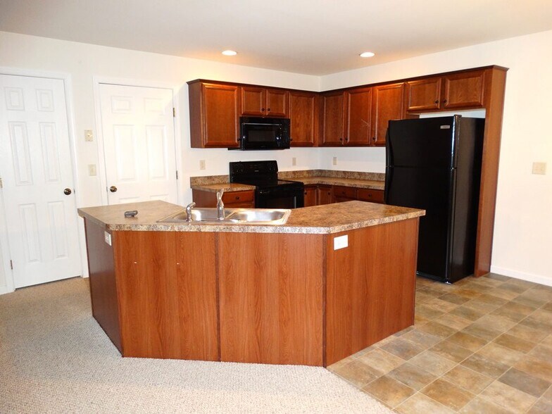 Building Photo - 150 Mount Olive Ln
