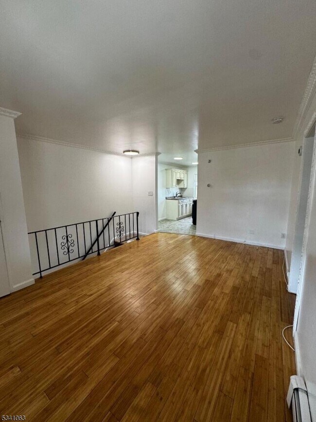 Building Photo - 725 Joralemon St