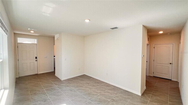 Building Photo - 227 Eagleview Loop