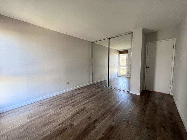 Building Photo - Condo Unit Available