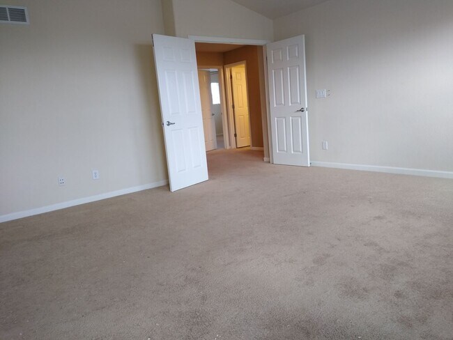 Building Photo - Absolutely Stunning West Arvada/Golden Gem...