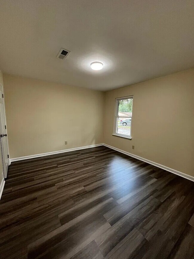 Building Photo - 805 Sandpiper Dr