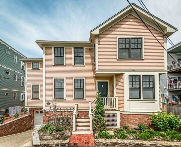 Building Photo - 15 York Pl