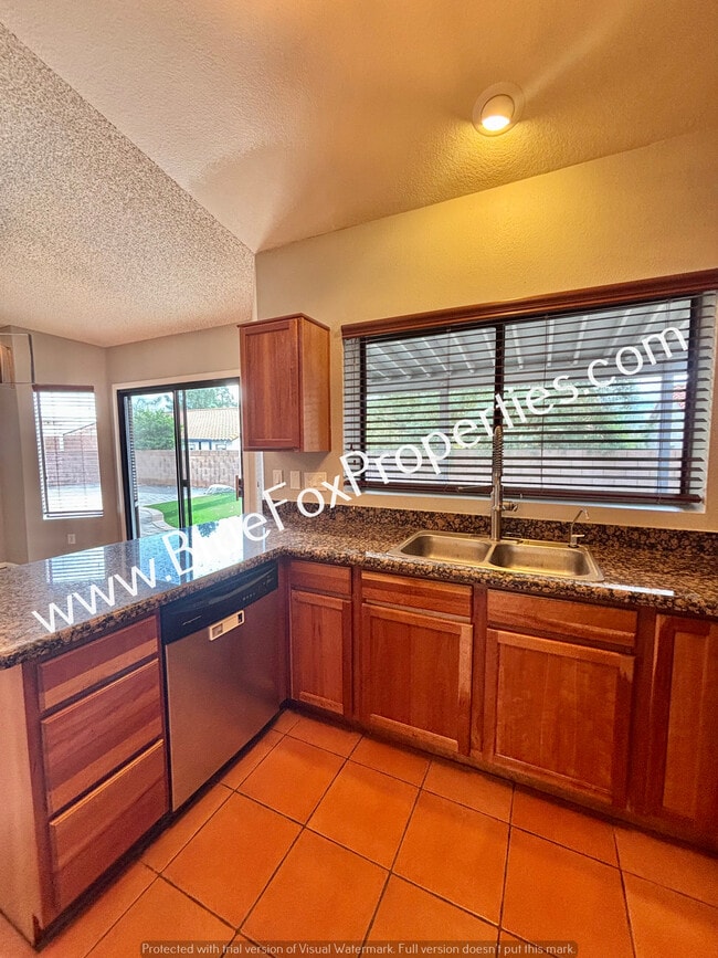 Building Photo - 2621 W Camino Del Deseo