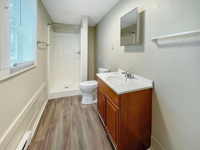 Building Photo - 200 Danis St