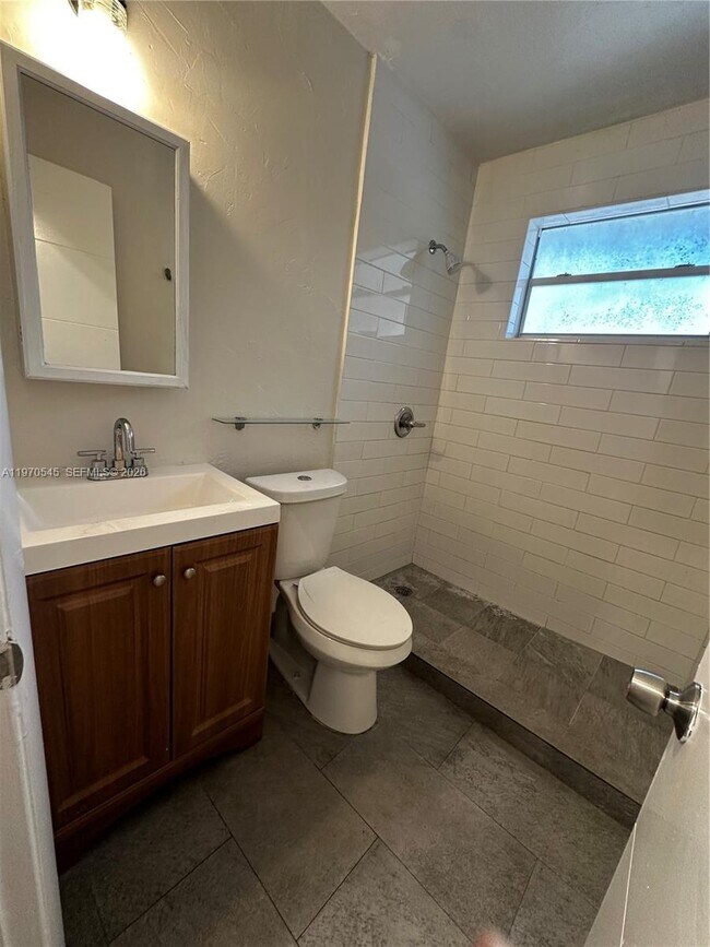 Building Photo - 5903 N Miami Ave