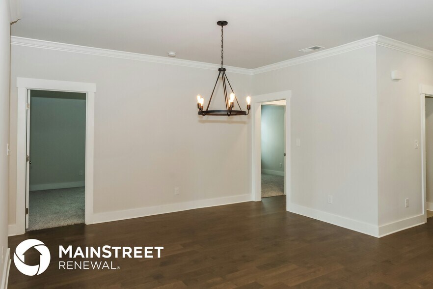 Building Photo - 6522 Oak Mdw Dr SE