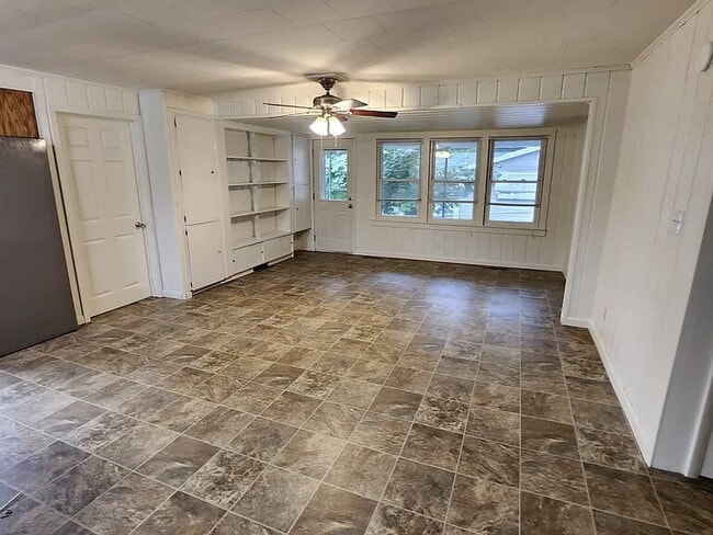 Building Photo - ELEGANT MODISH HOME