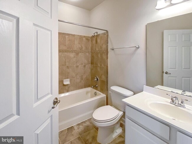 Building Photo - 9706 Braidwood Ter