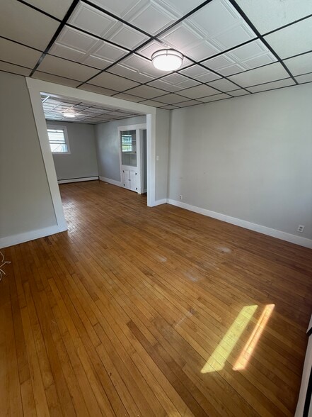 Living/Dining room space - 37 Mead St
