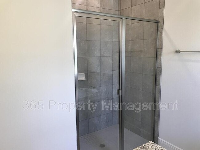 Building Photo - 3044 S Haberland Blvd