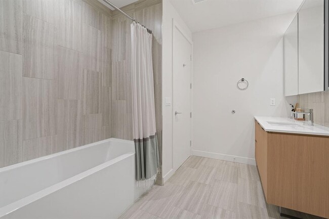 Building Photo - 44 East Ave