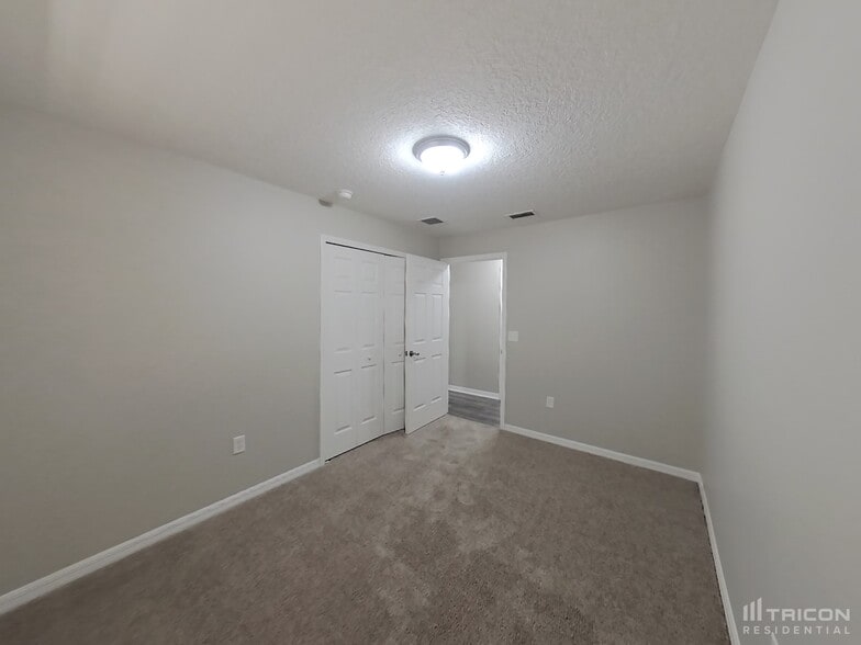Building Photo - 4680 Treasure Cay Rd