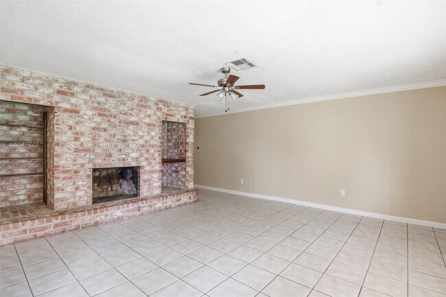 Building Photo - 6122 S Greenpark Dr