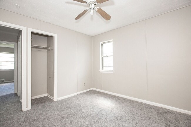 Building Photo - 3 BED 1 BATH BEAUTIFUL SINGLE FAMILY HOME ...